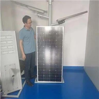 چراغ خیابان LED خورشیدی 80w